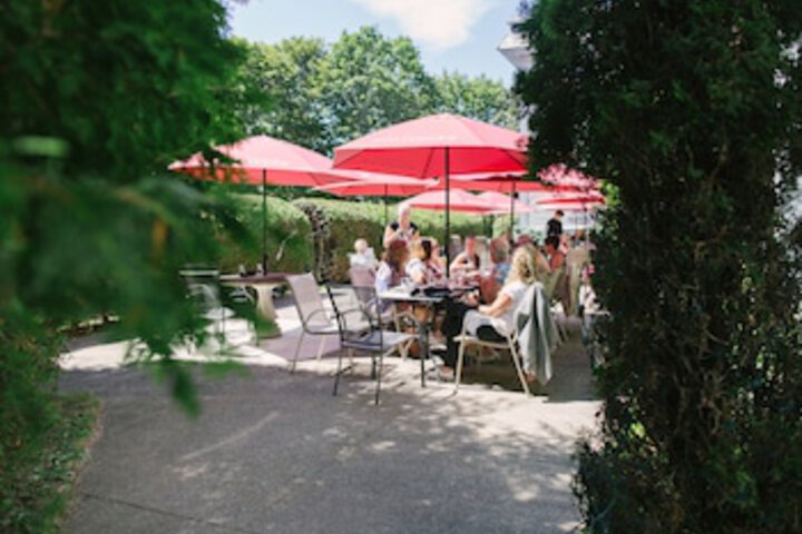 Dining 169 of 174