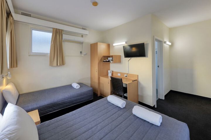 Room 5 of 34