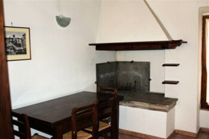 Room 3 of 9