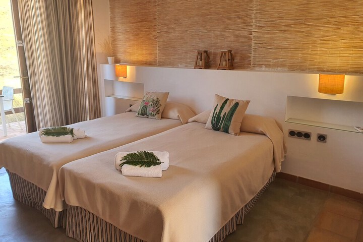 Room 4 of 31