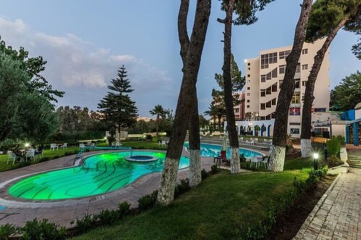 Pool Hotel