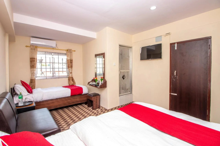 Room 4 of 11
