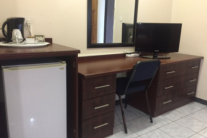 Room 11 of 19