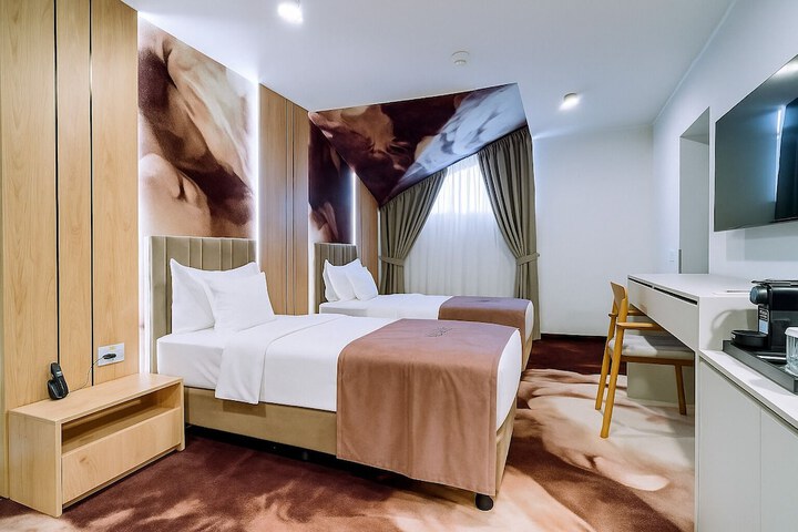 Room 20 of 76