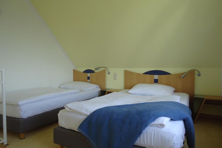 Room 4 of 36