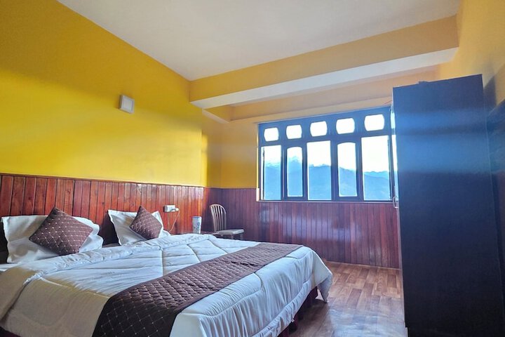 Room 32 of 54