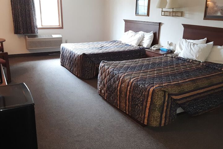 Classic 2 Queen Beds (2 of 11)