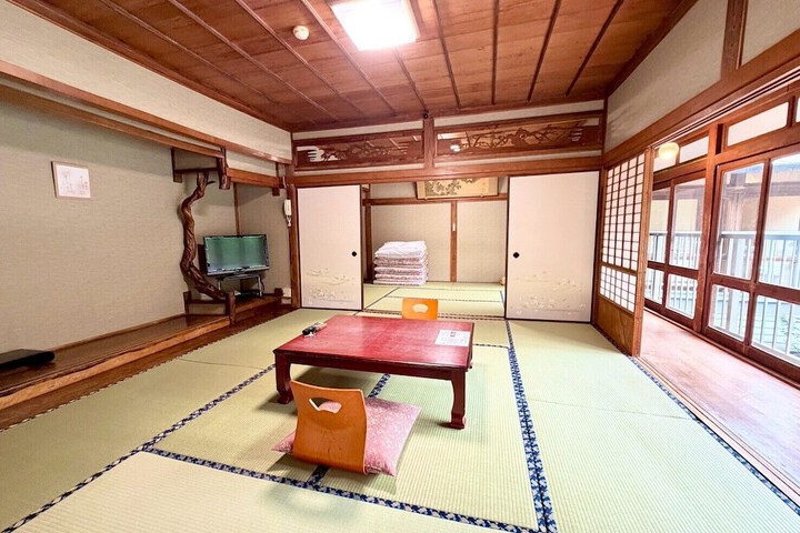 Room 19 of 53