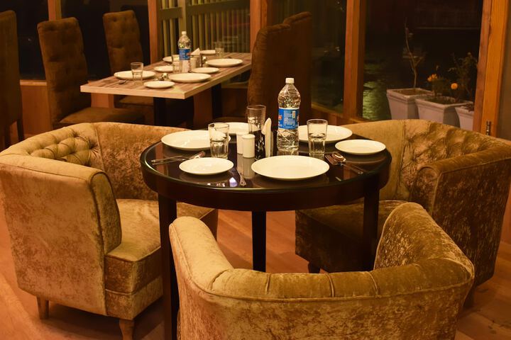 Dining 24 of 47