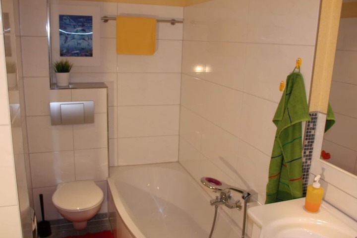 Room 8 of 33