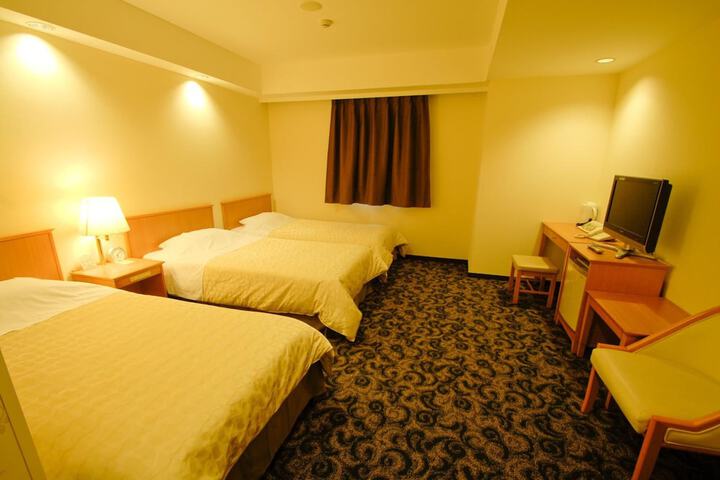 Room 17 of 40