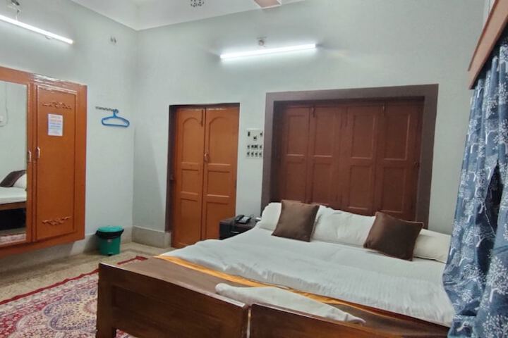 Room 13 of 86
