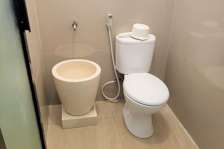 Room 11 of 11