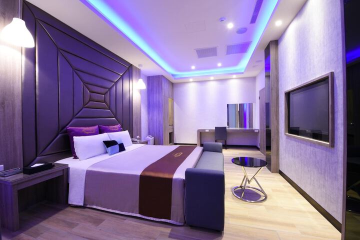 Room 15 of 34