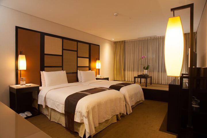 Room 8 of 62
