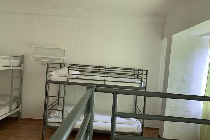Room 29 of 150