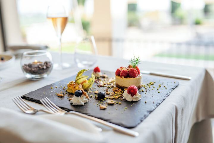 Dining 138 of 176