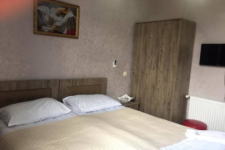 Room 16 of 33