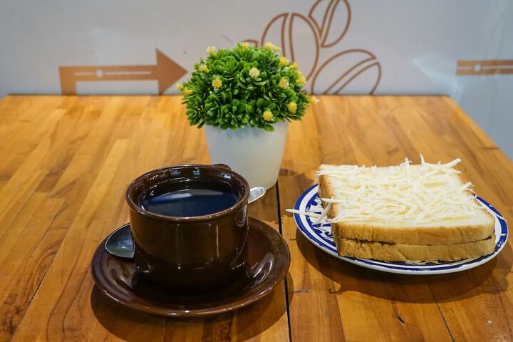 Breakfast/Coffee Service 66 of 79