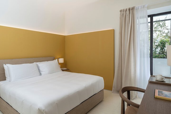 Room 3 of 74