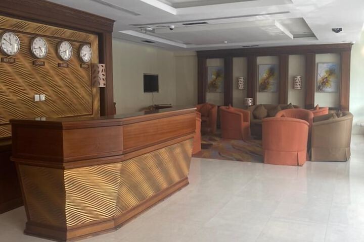 Room 11 of 12