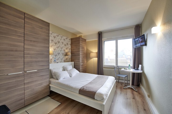 Room 18 of 42