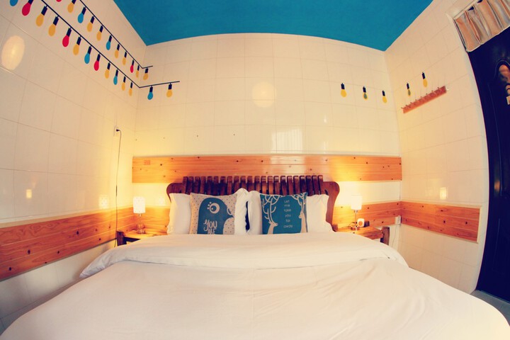 Room 3 of 8