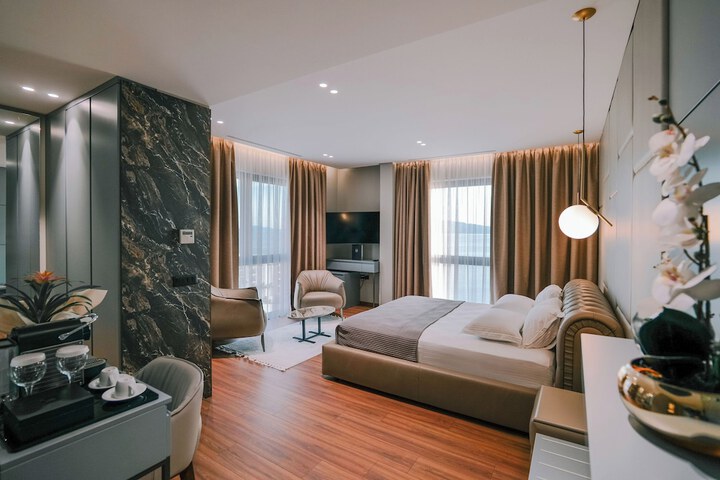 Room 21 of 48