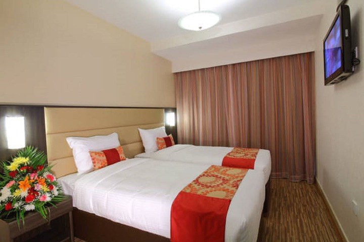 Room 13 of 27