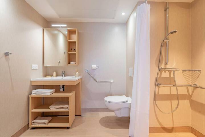 Room 20 of 35