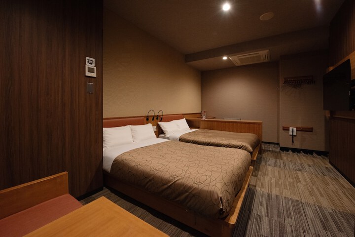 Room 7 of 38