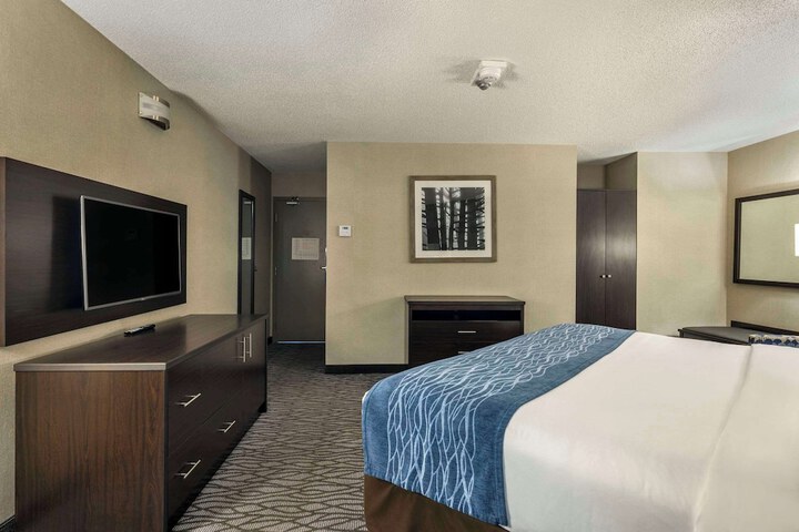 Room 10 of 28