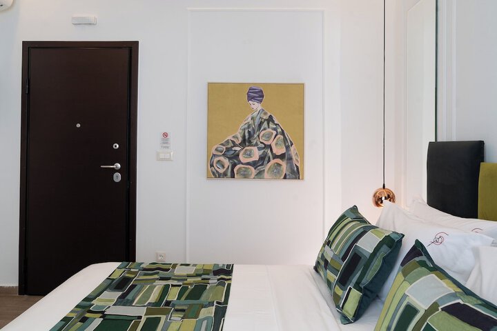 Room 30 of 83