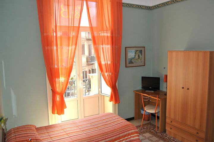 Room 16 of 60