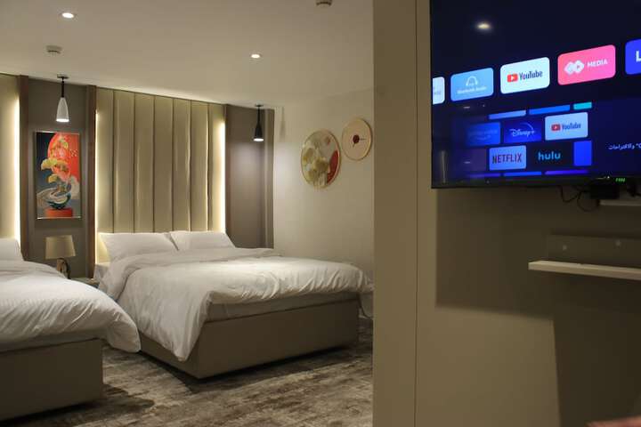 Room 18 of 48