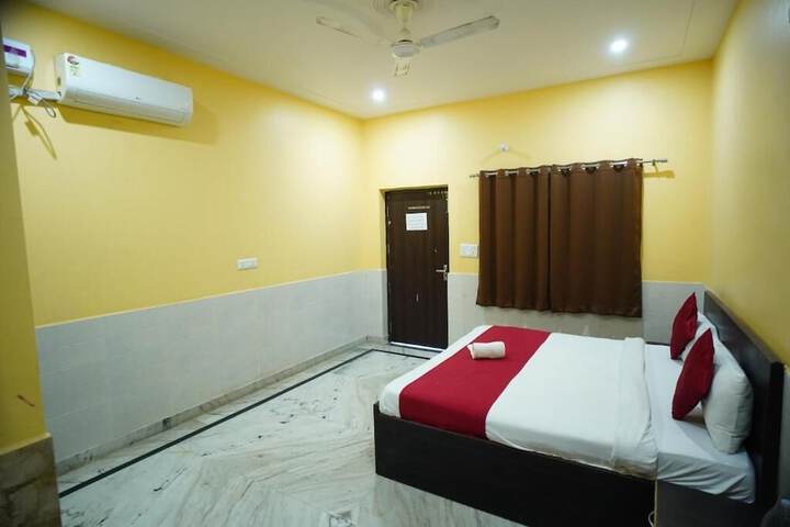 Room 6 of 17