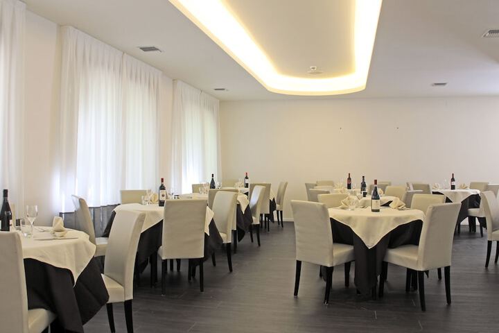 Dining Photos
