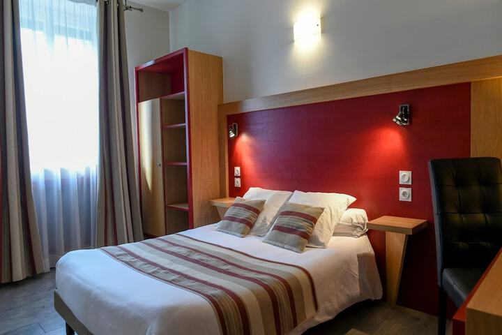 Room 4 of 42