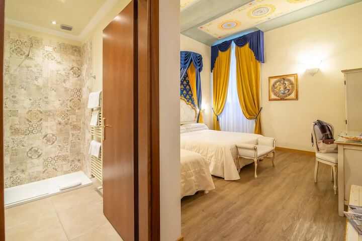 Room 35 of 102