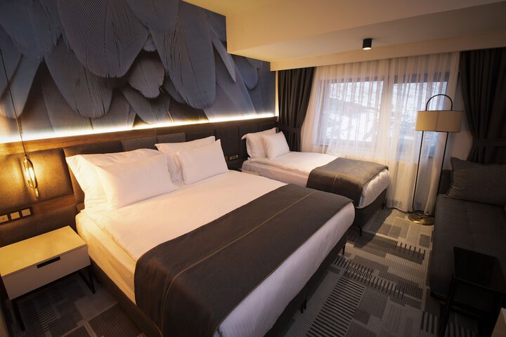Room 28 of 129