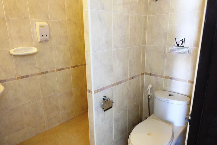 Room 13 of 87