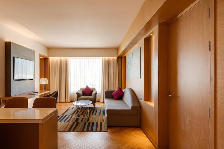 Room 16 of 104