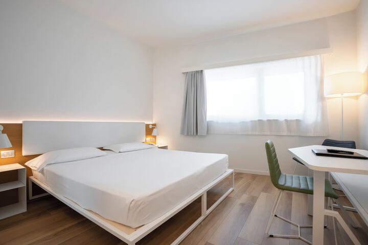 Room 30 of 59