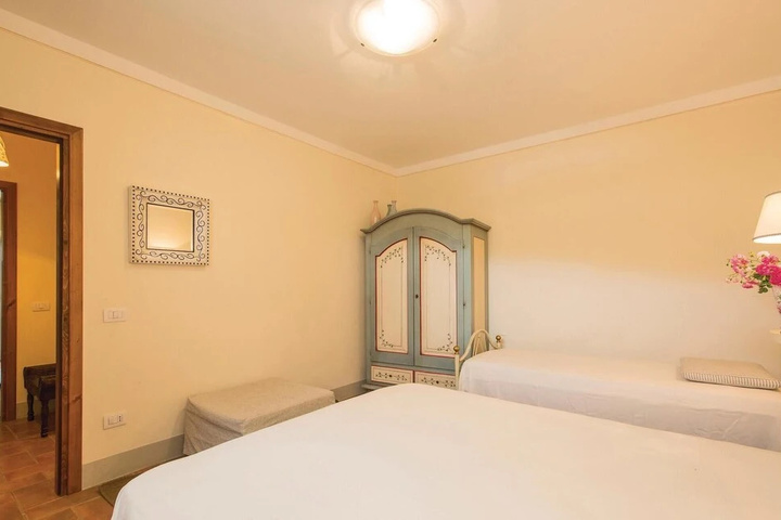 Room 3 of 11