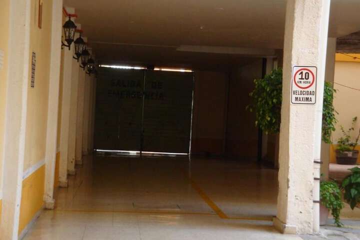 Hotel Exterior 12 of 12