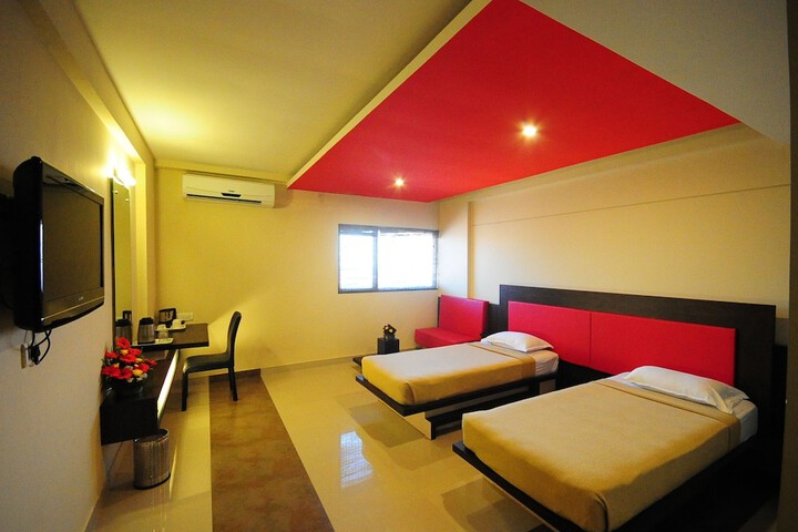 Room 7 of 25