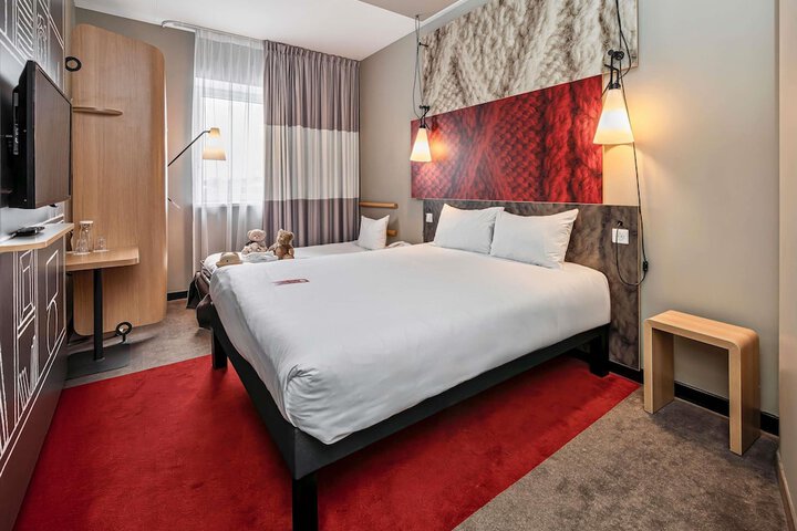 Room 12 of 49