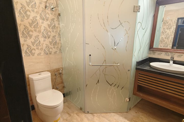 Room 12 of 33
