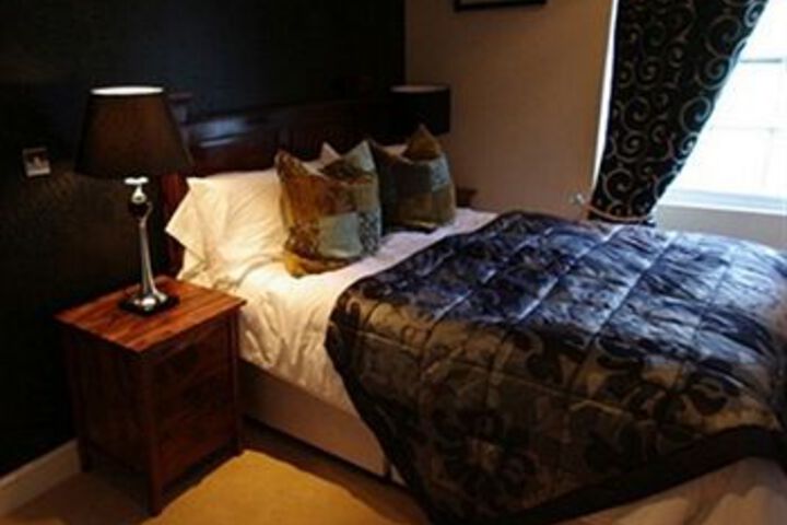 Room 13 of 20