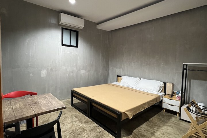 Room 16 of 74